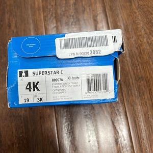 Adidas Superstar 1 size 4c
